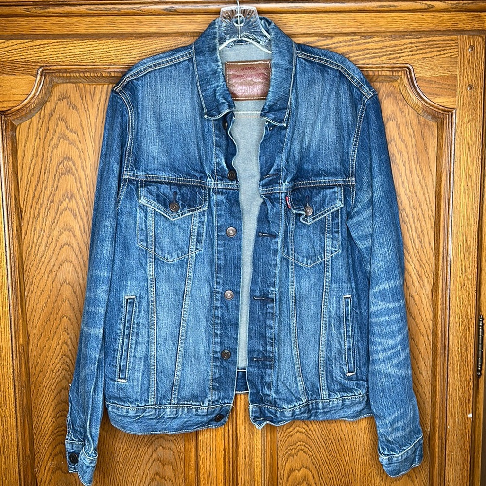Men’s medium Levi jacket
